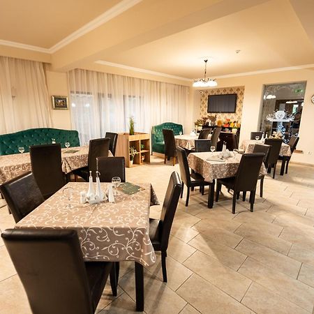 Hotel Curtea Bizantina à Suceava Extérieur photo