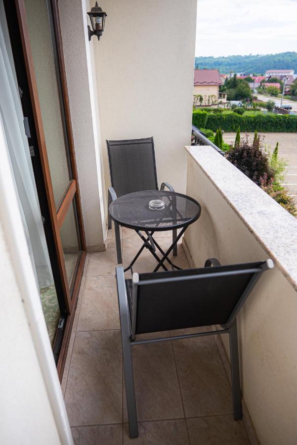 Hotel Curtea Bizantina à Suceava Extérieur photo