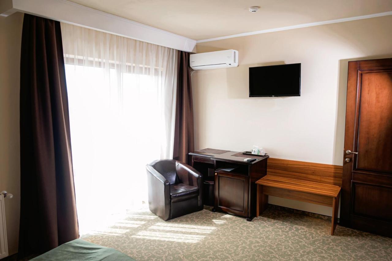 Hotel Curtea Bizantina à Suceava Extérieur photo