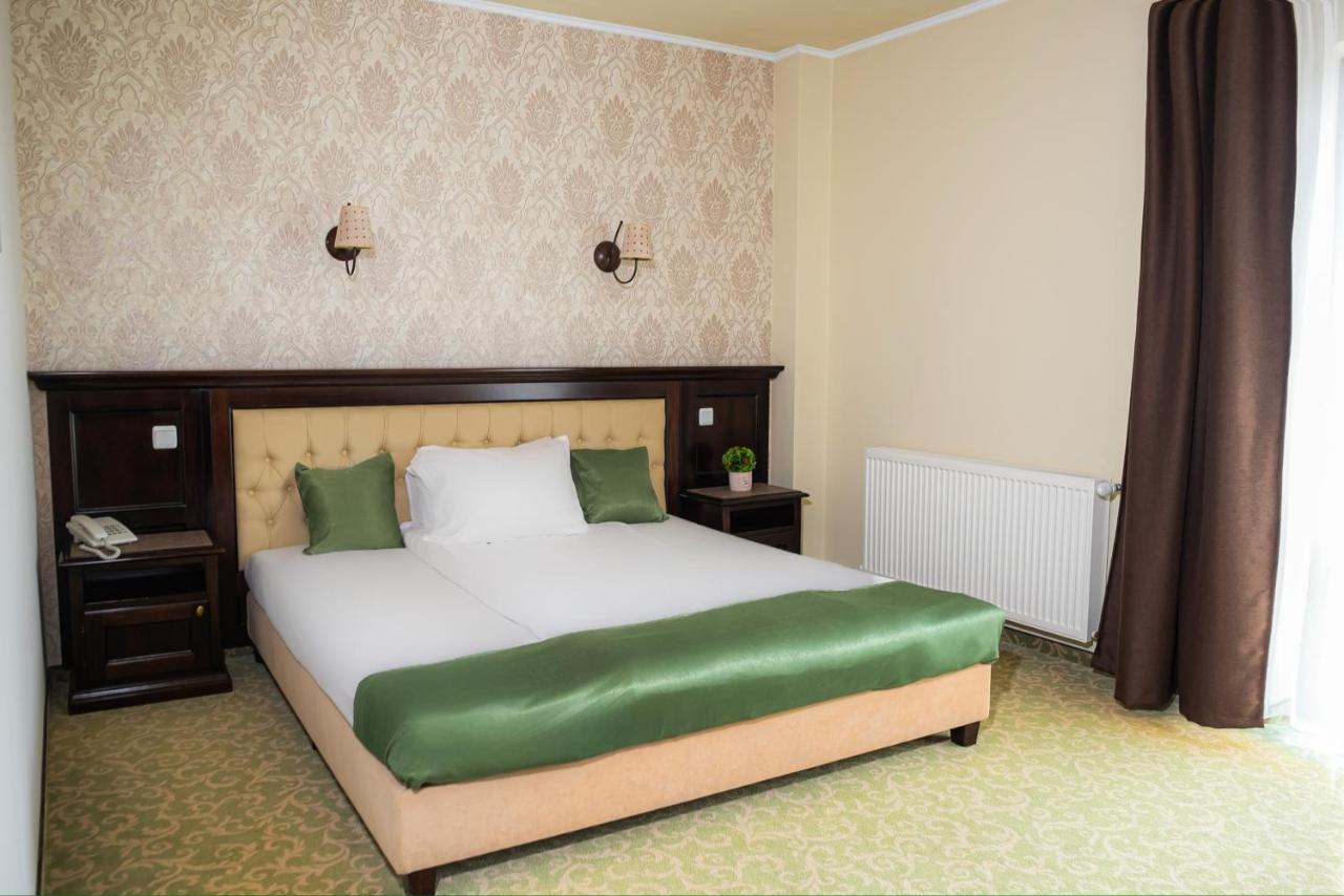 Hotel Curtea Bizantina à Suceava Extérieur photo