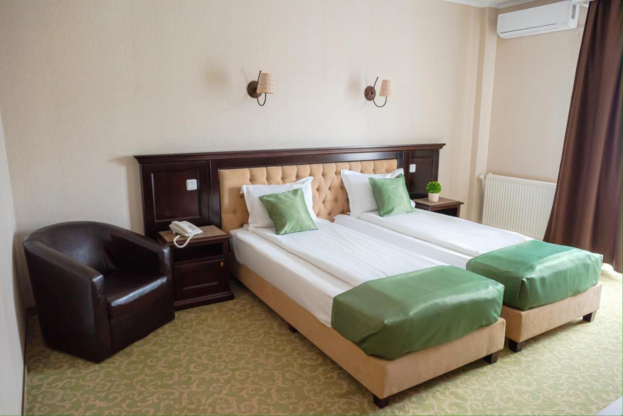 Hotel Curtea Bizantina à Suceava Extérieur photo