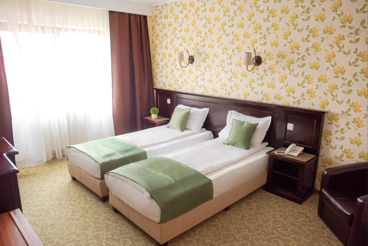 Hotel Curtea Bizantina à Suceava Extérieur photo