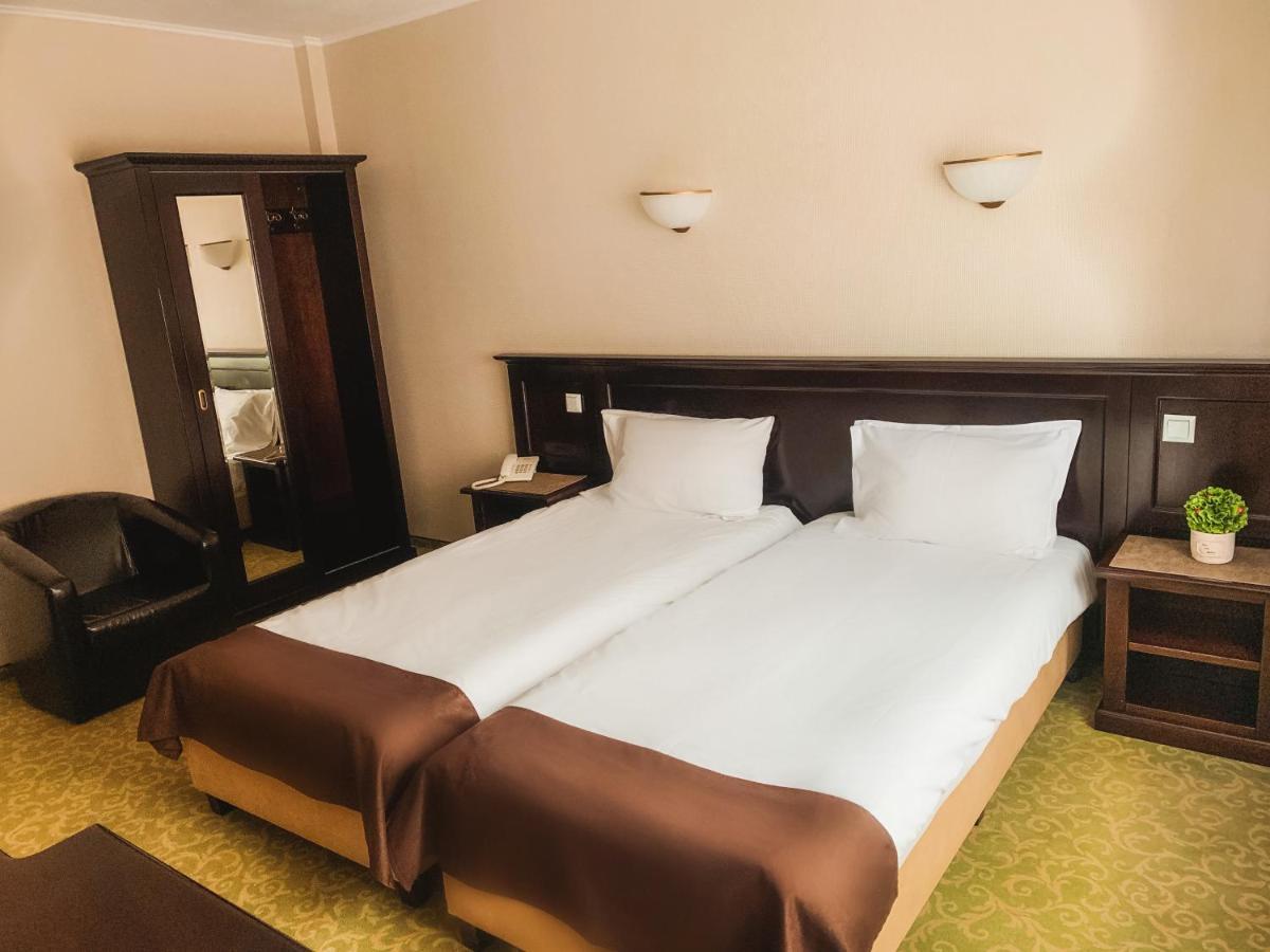 Hotel Curtea Bizantina à Suceava Extérieur photo