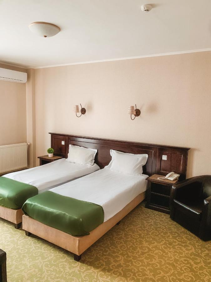 Hotel Curtea Bizantina à Suceava Extérieur photo