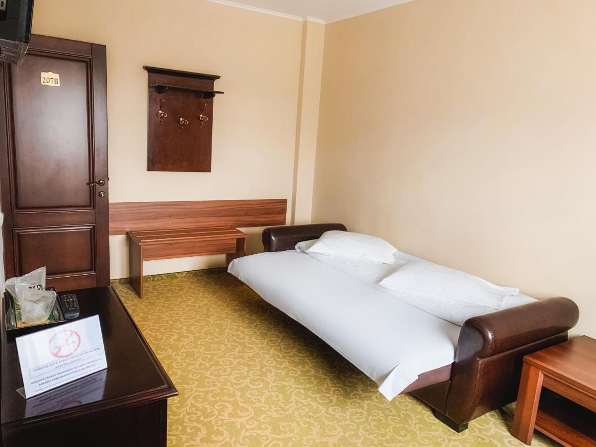 Hotel Curtea Bizantina à Suceava Extérieur photo