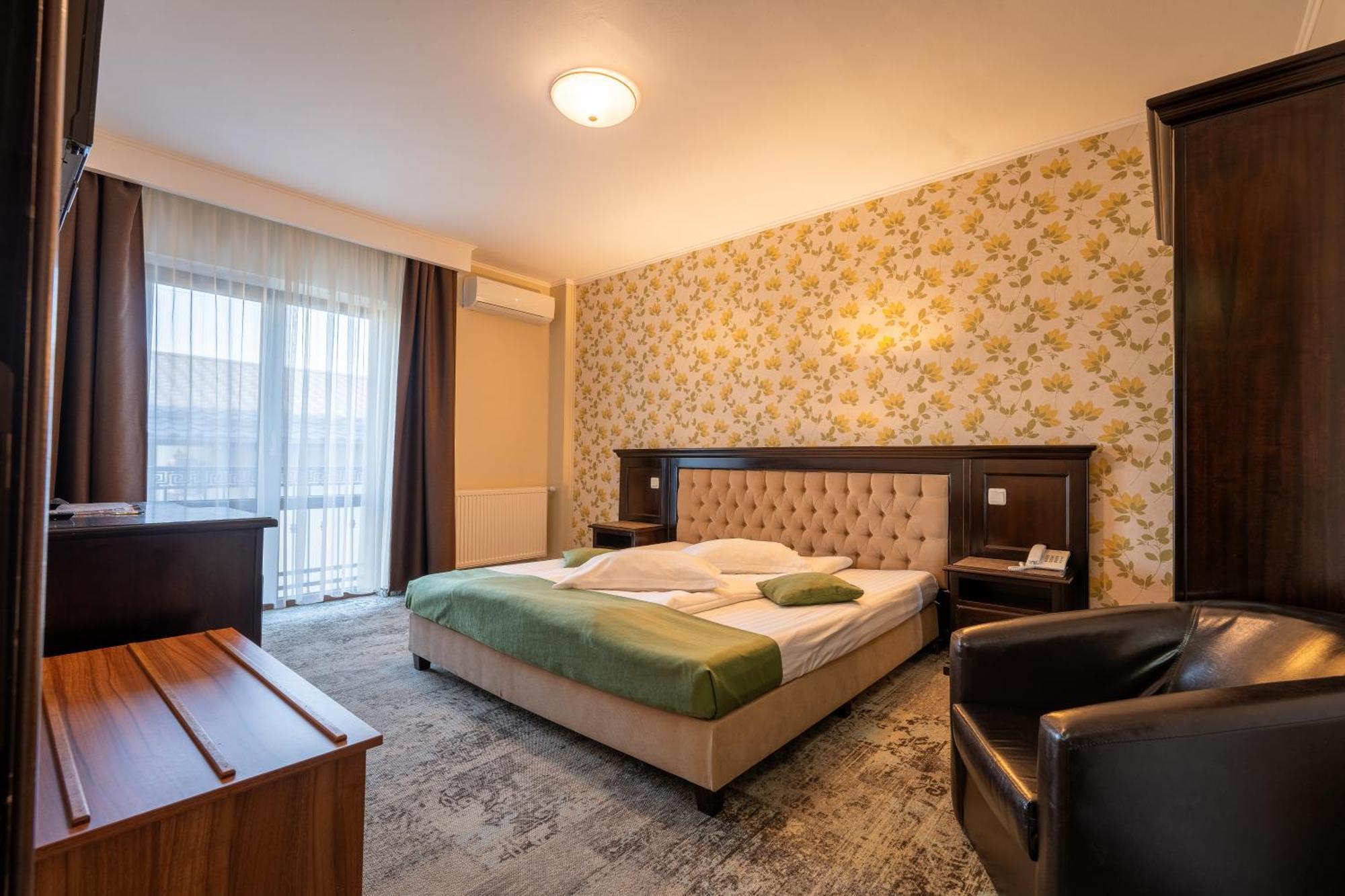 Hotel Curtea Bizantina à Suceava Extérieur photo