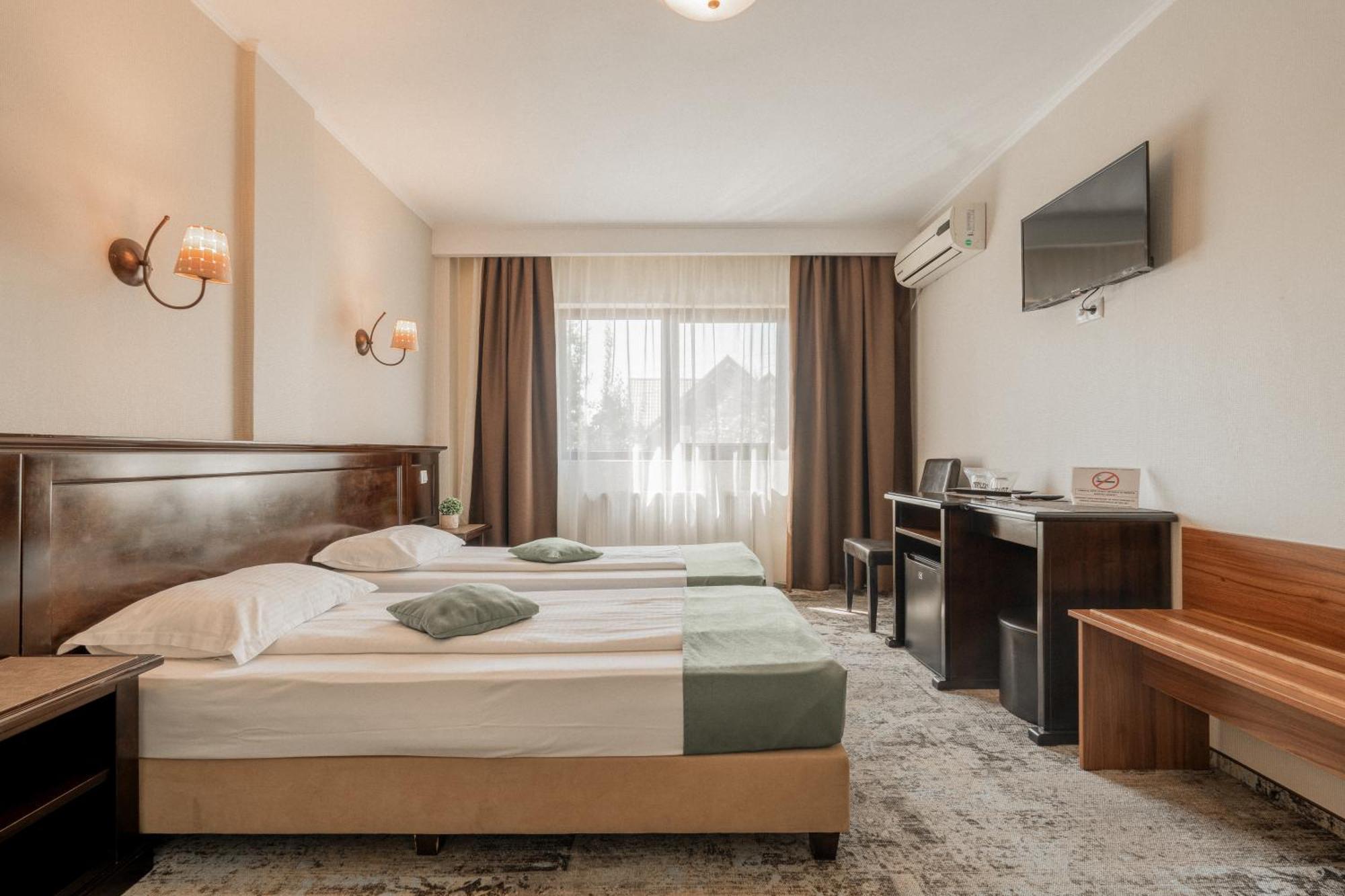 Hotel Curtea Bizantina à Suceava Extérieur photo