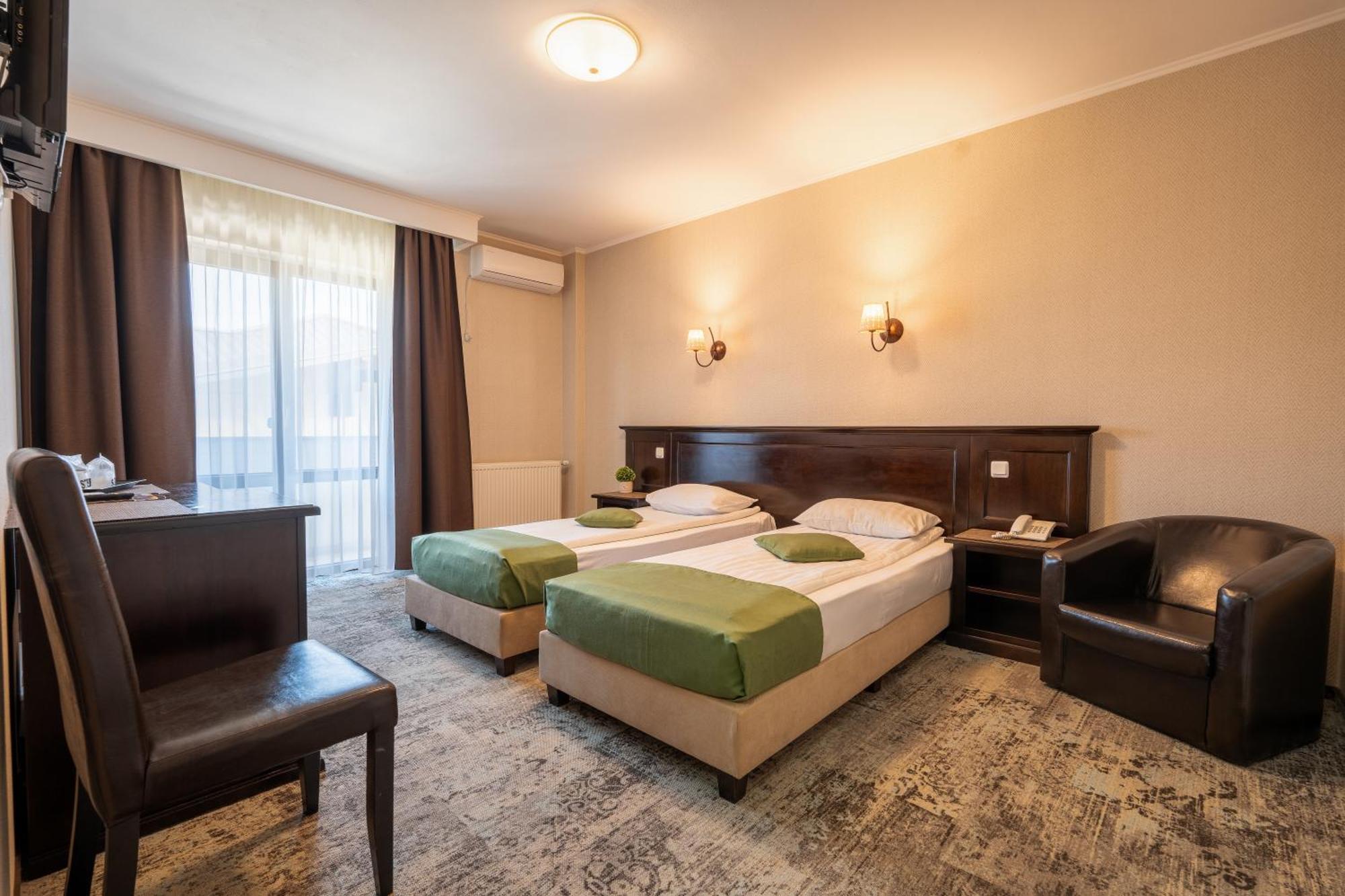 Hotel Curtea Bizantina à Suceava Extérieur photo