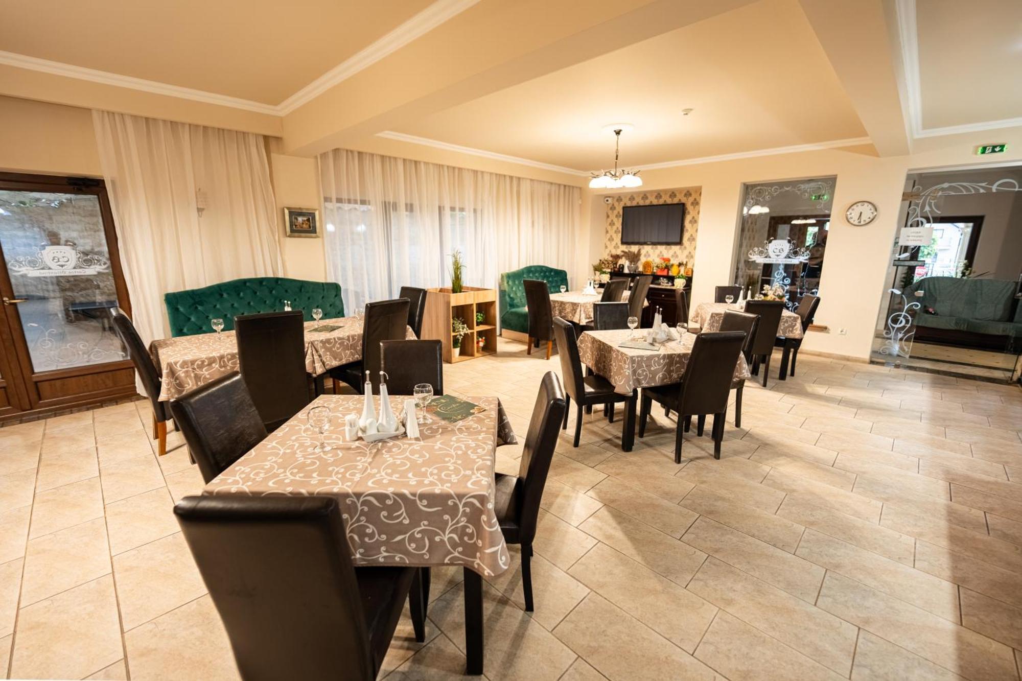 Hotel Curtea Bizantina à Suceava Extérieur photo