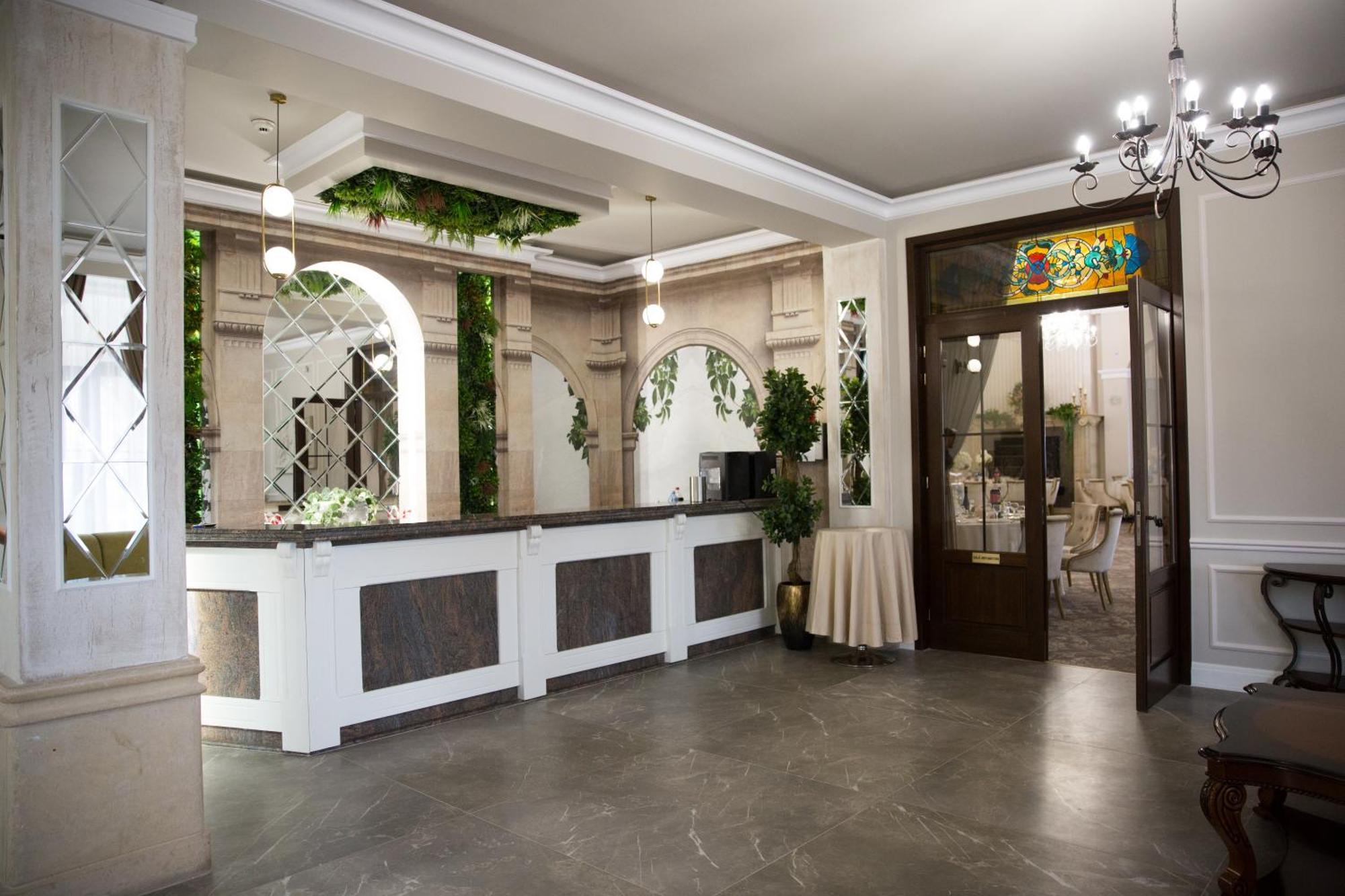 Hotel Curtea Bizantina à Suceava Extérieur photo