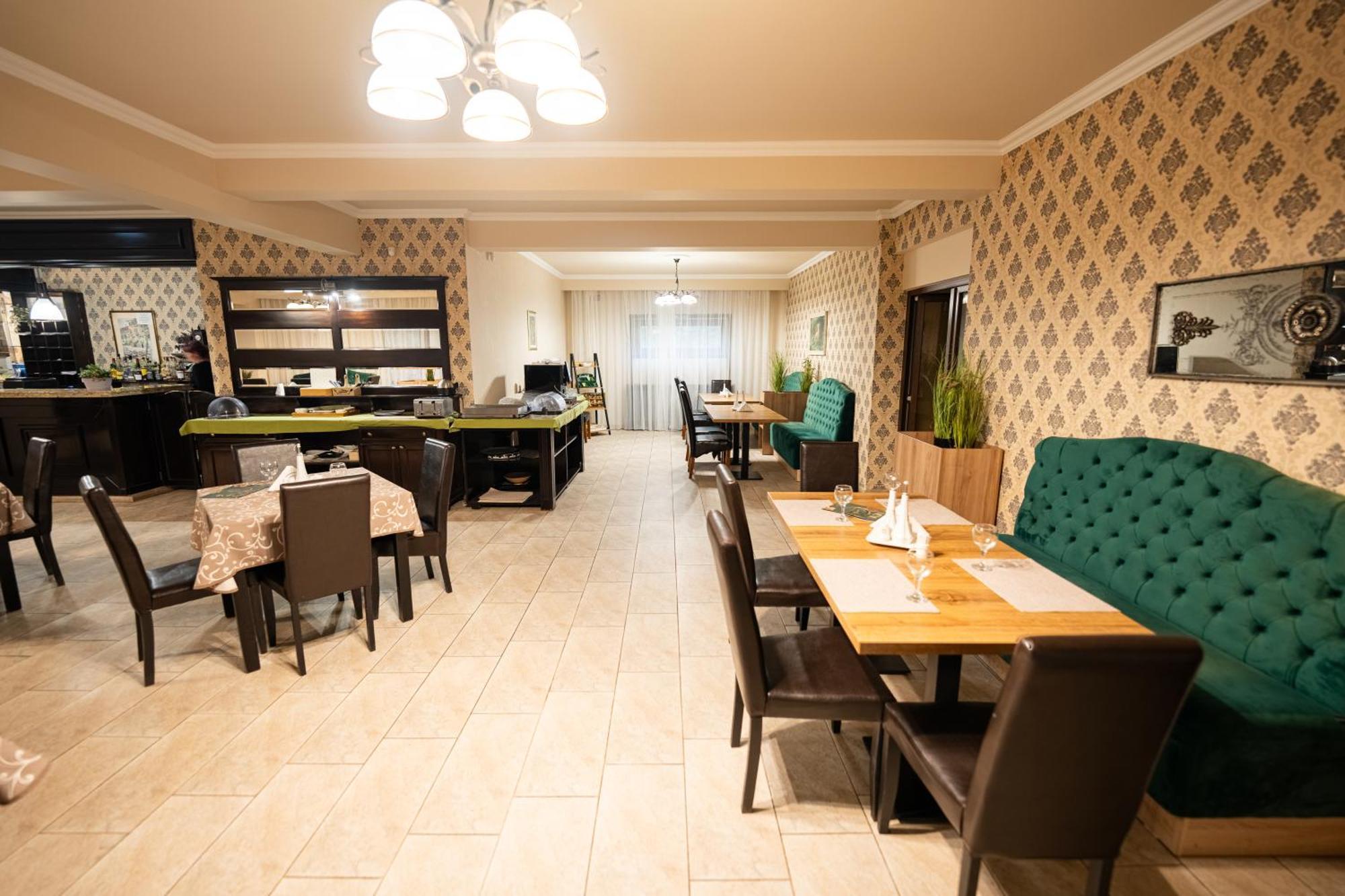 Hotel Curtea Bizantina à Suceava Extérieur photo