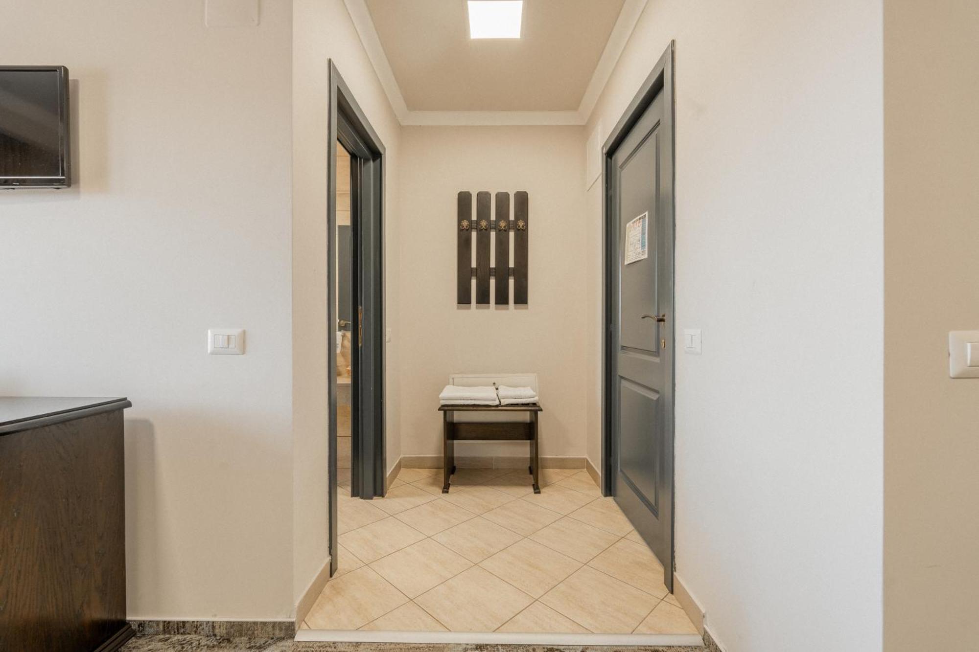 Hotel Curtea Bizantina à Suceava Extérieur photo