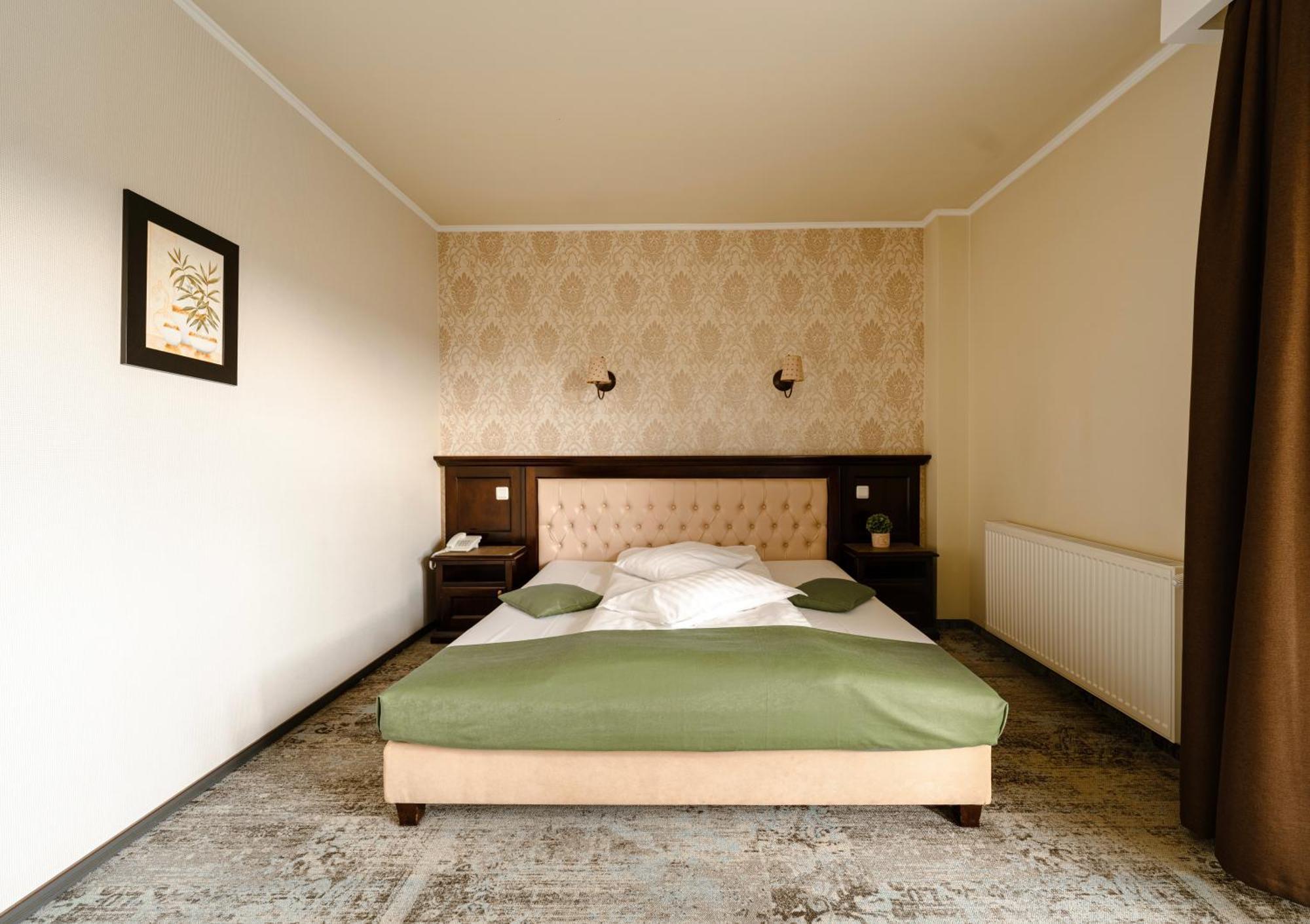 Hotel Curtea Bizantina à Suceava Extérieur photo
