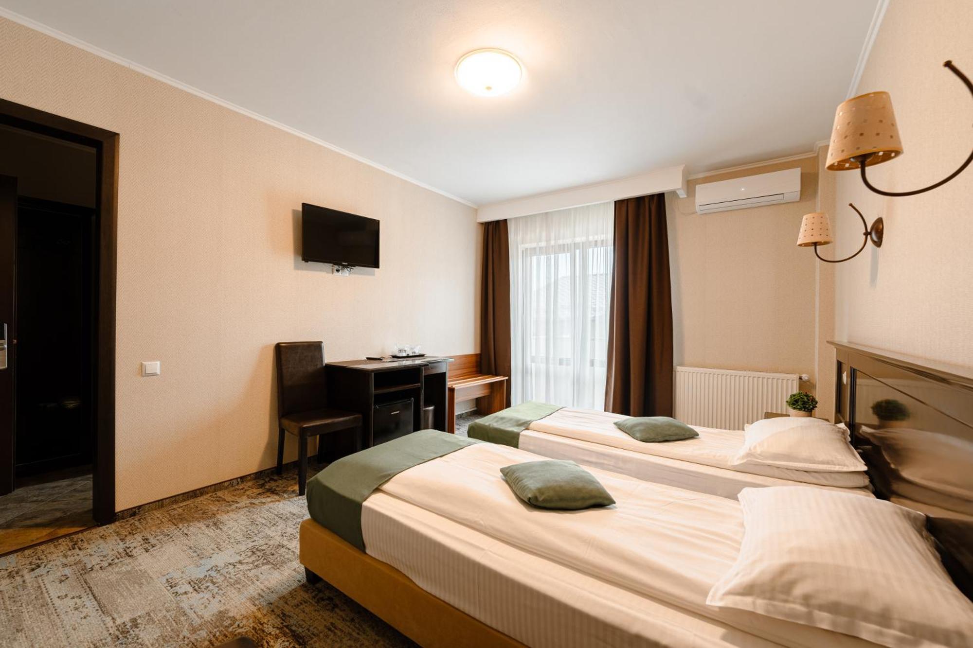 Hotel Curtea Bizantina à Suceava Extérieur photo