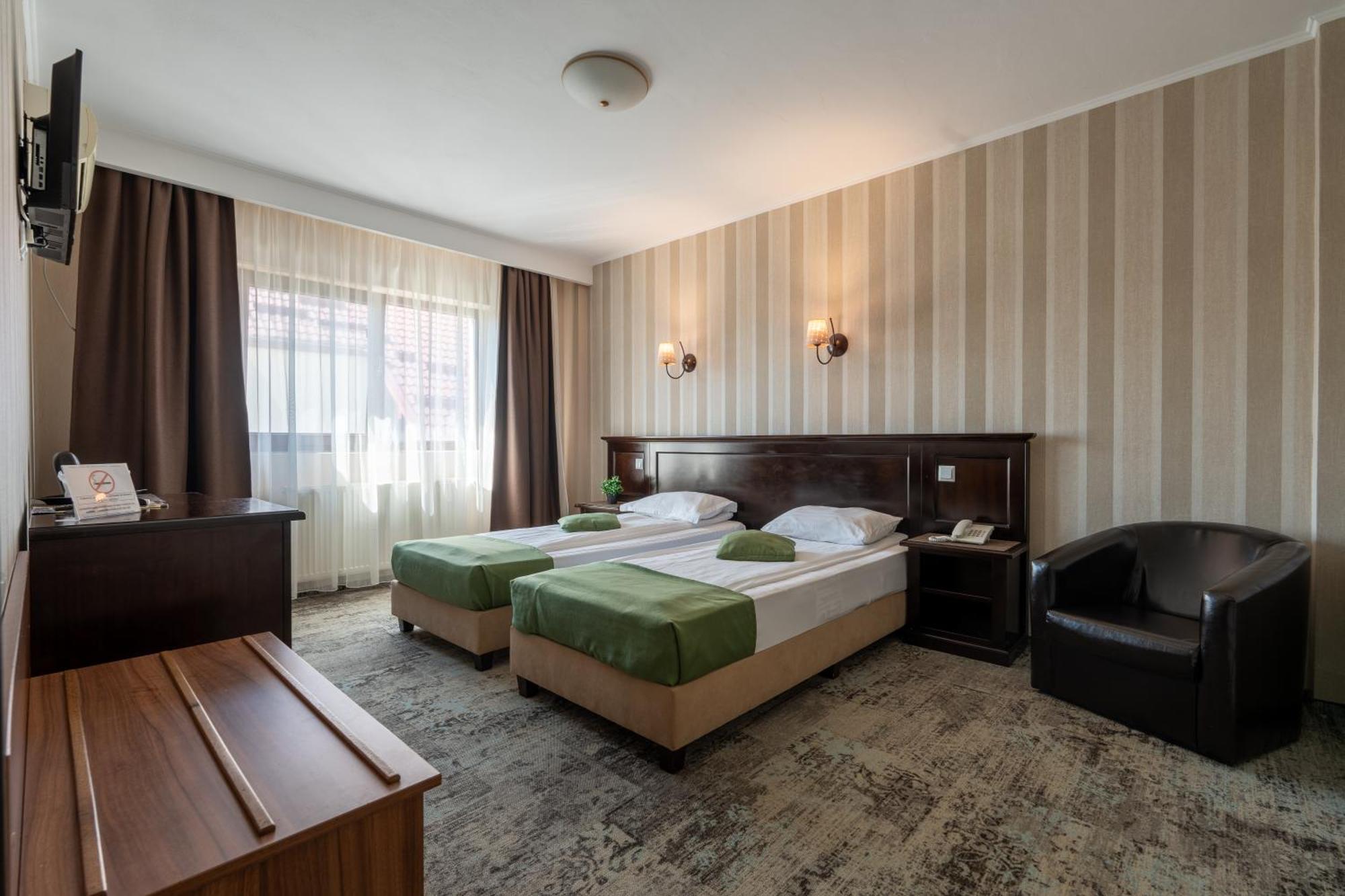 Hotel Curtea Bizantina à Suceava Extérieur photo