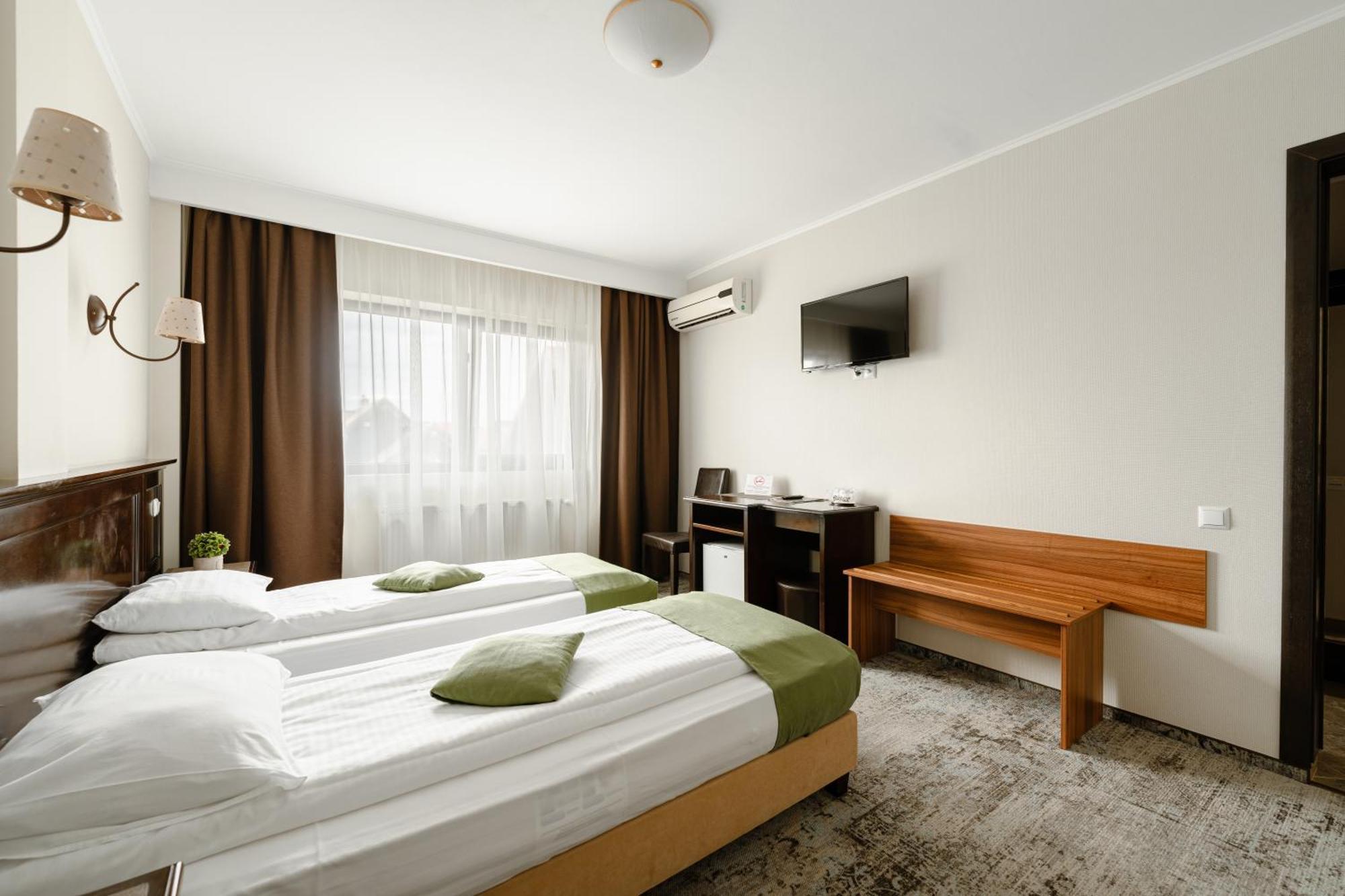 Hotel Curtea Bizantina à Suceava Extérieur photo