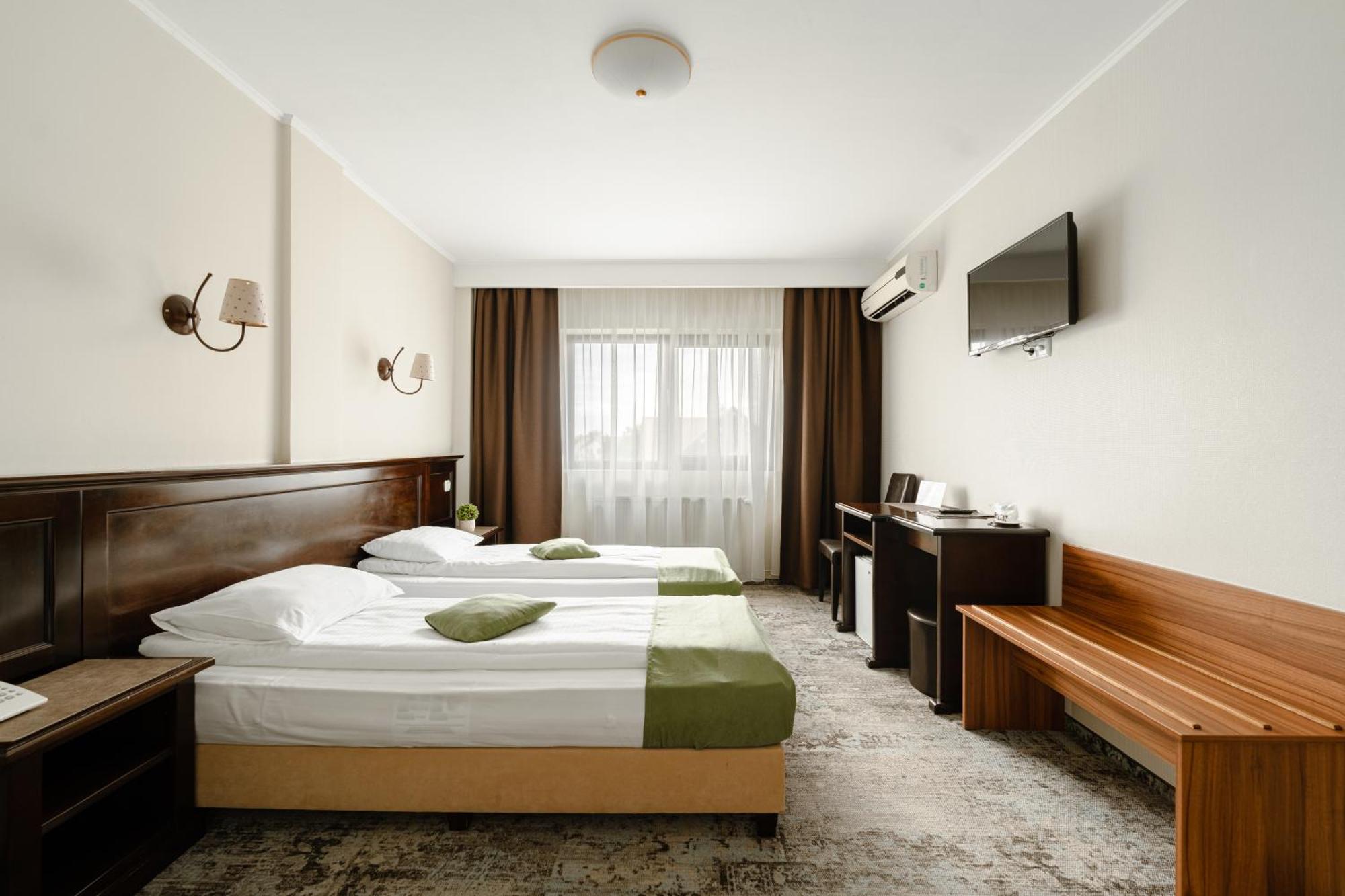 Hotel Curtea Bizantina à Suceava Extérieur photo