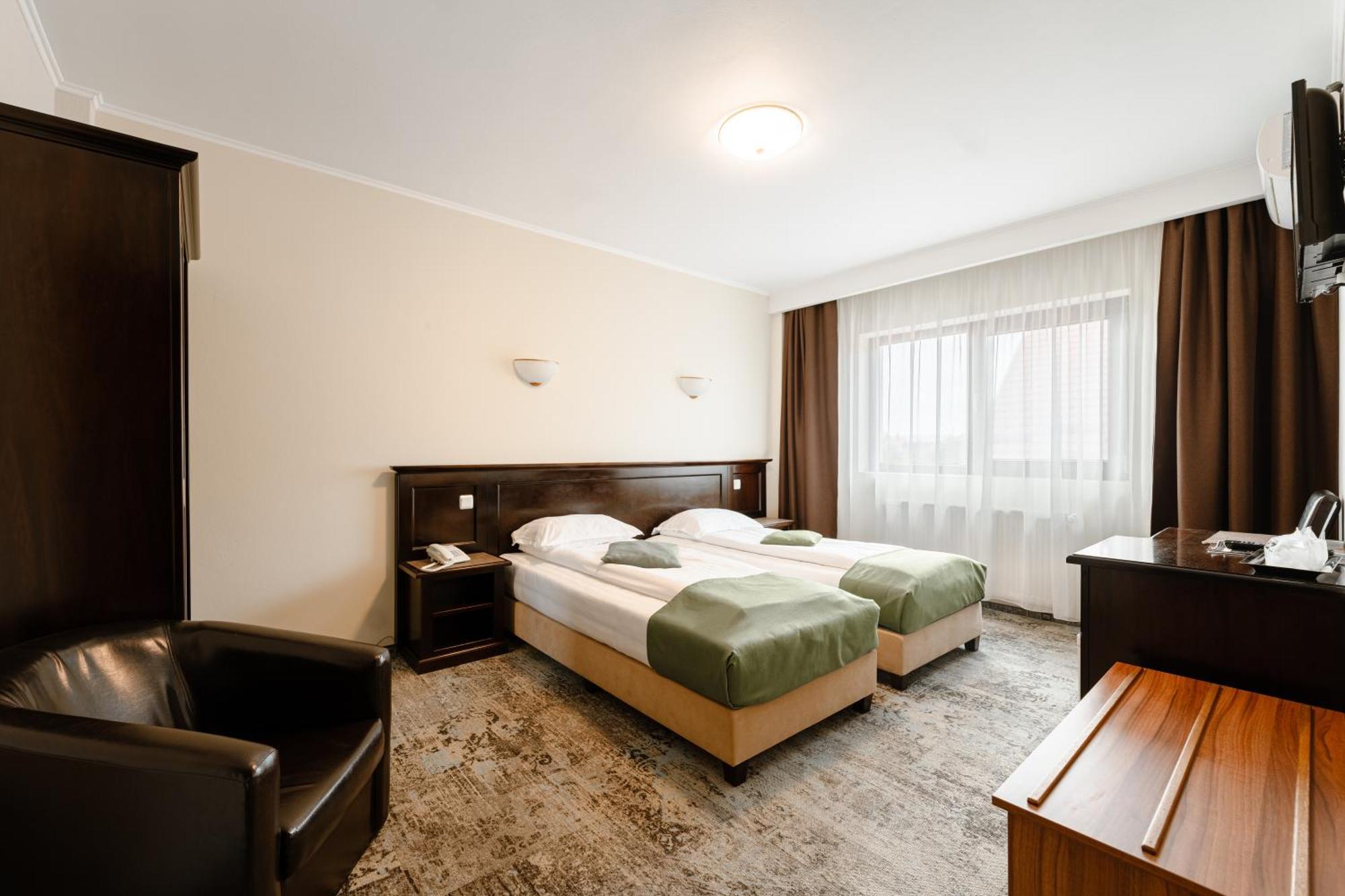 Hotel Curtea Bizantina à Suceava Extérieur photo