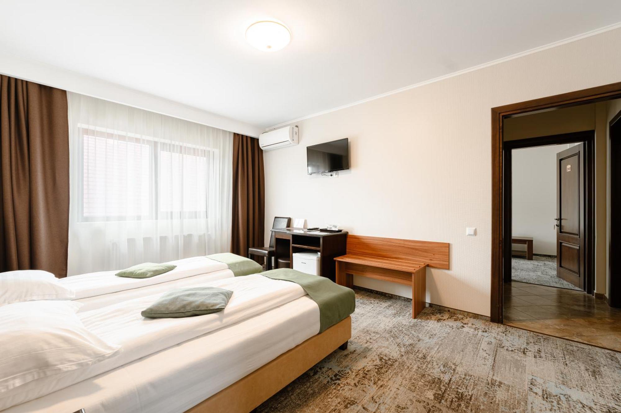 Hotel Curtea Bizantina à Suceava Extérieur photo