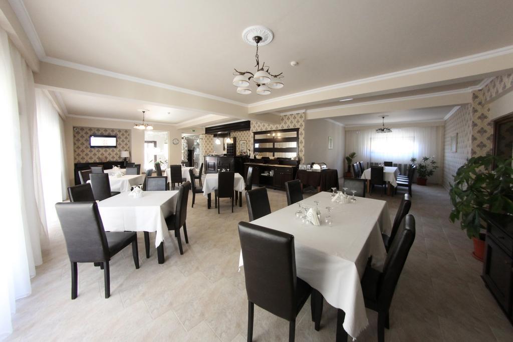 Hotel Curtea Bizantina à Suceava Extérieur photo
