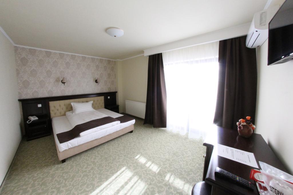 Hotel Curtea Bizantina à Suceava Extérieur photo