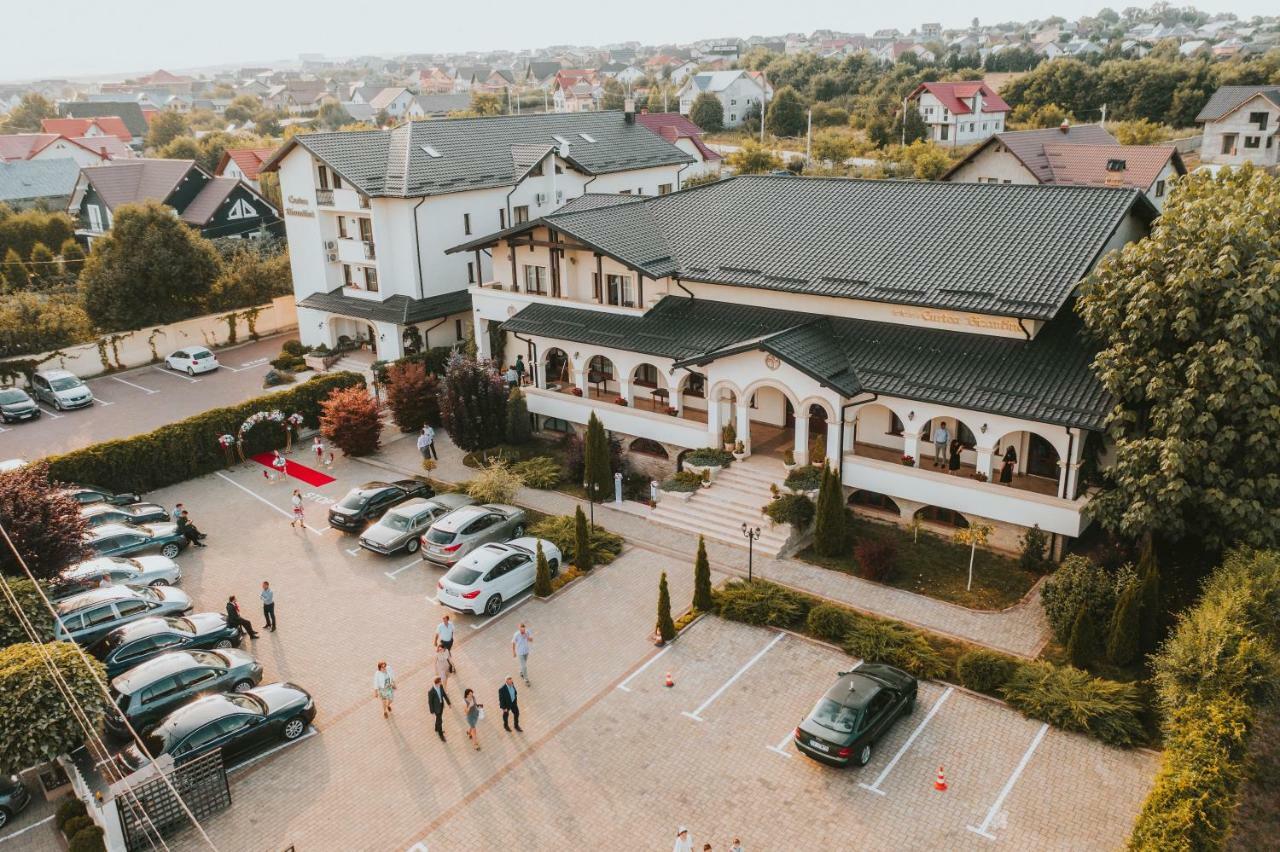 Hotel Curtea Bizantina à Suceava Extérieur photo